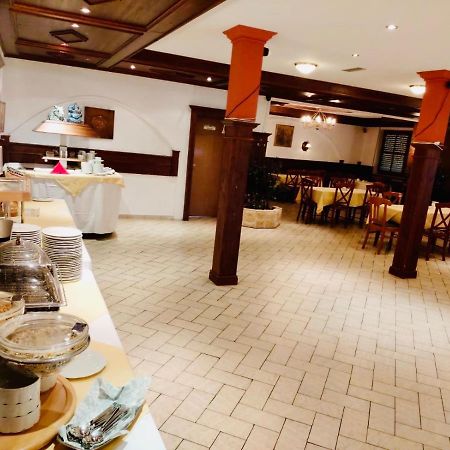 Hotel Relax Wachenroth Bagian luar foto