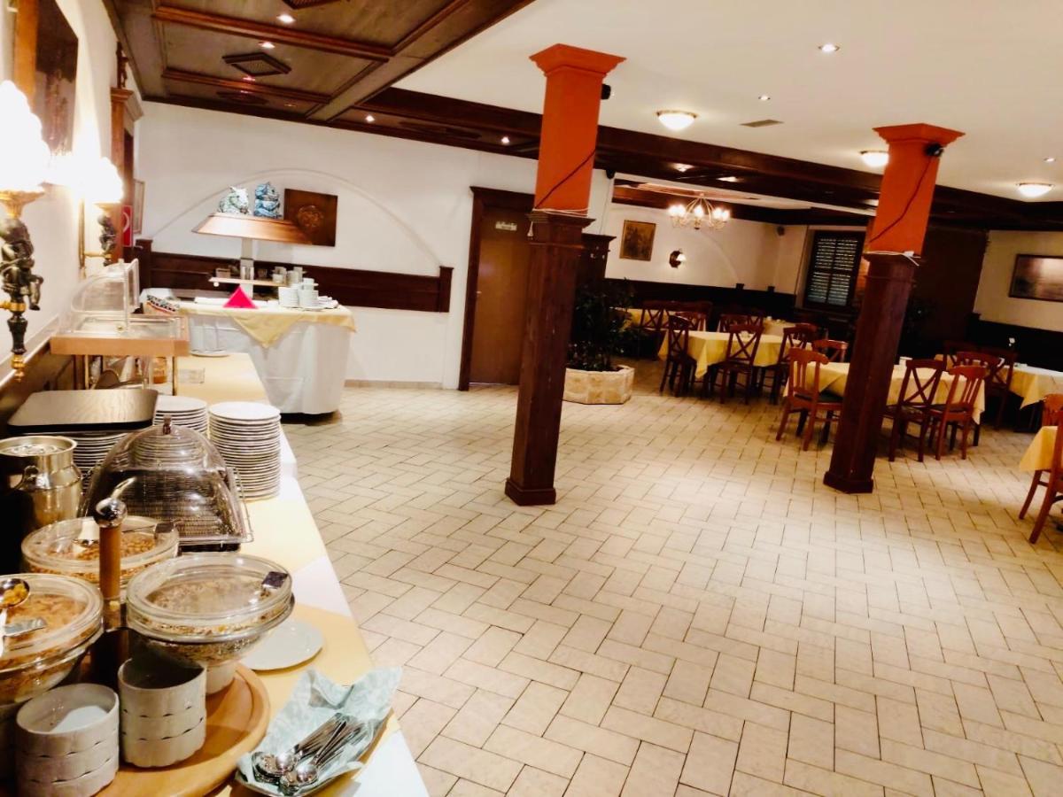 Hotel Relax Wachenroth Bagian luar foto